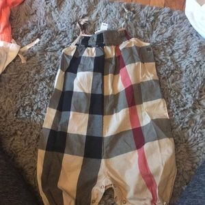 Romper super cute. Runs big